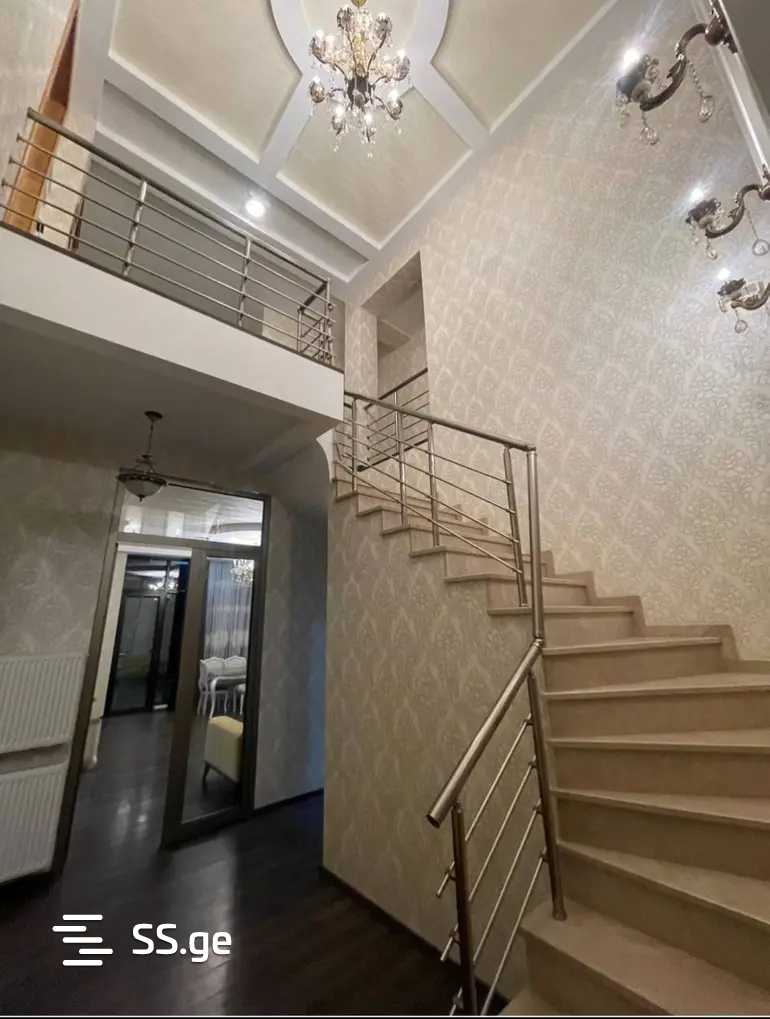 v. kakabadze st. - 8 rooms