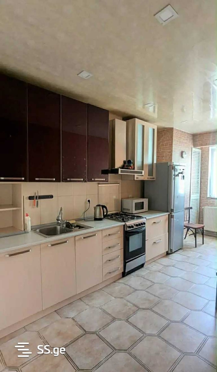 B. Zghenti St. 76 - 3 rooms