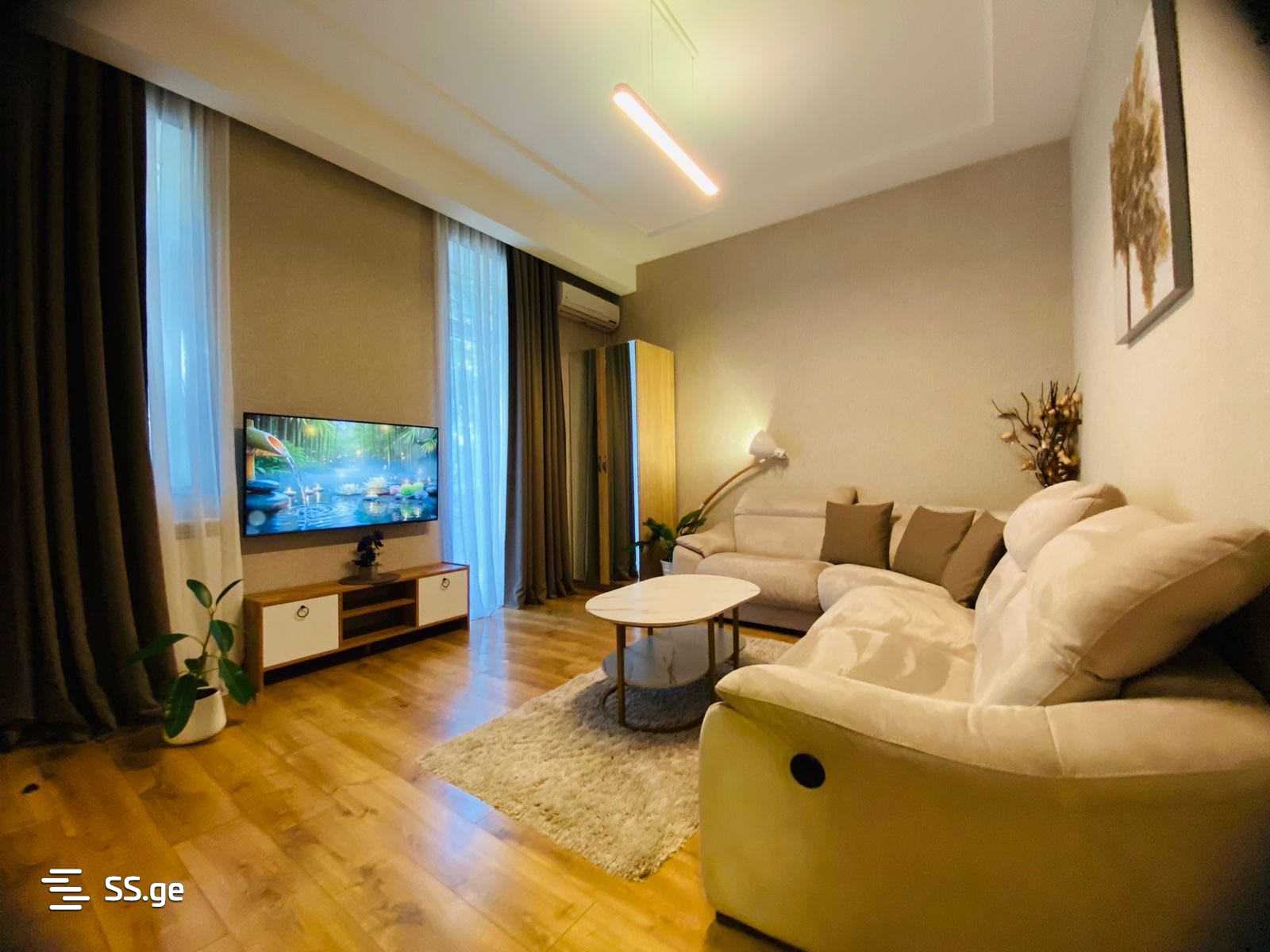 t. tabidze st. - 8 rooms