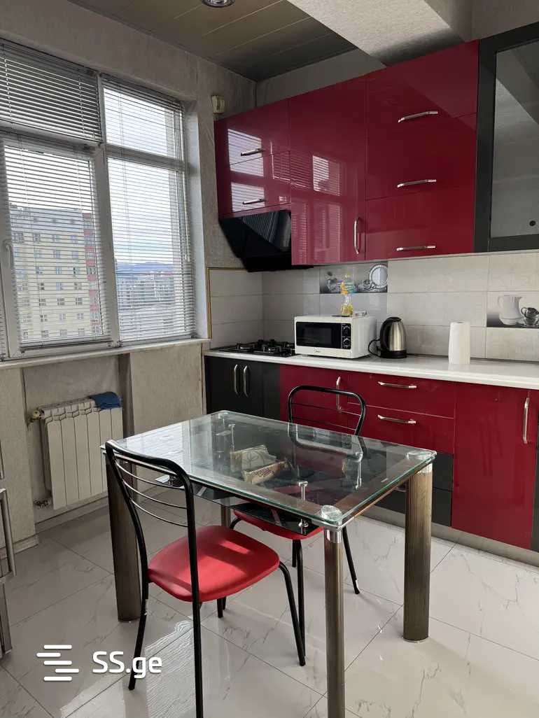 navtlugi st. 8 - 4 rooms