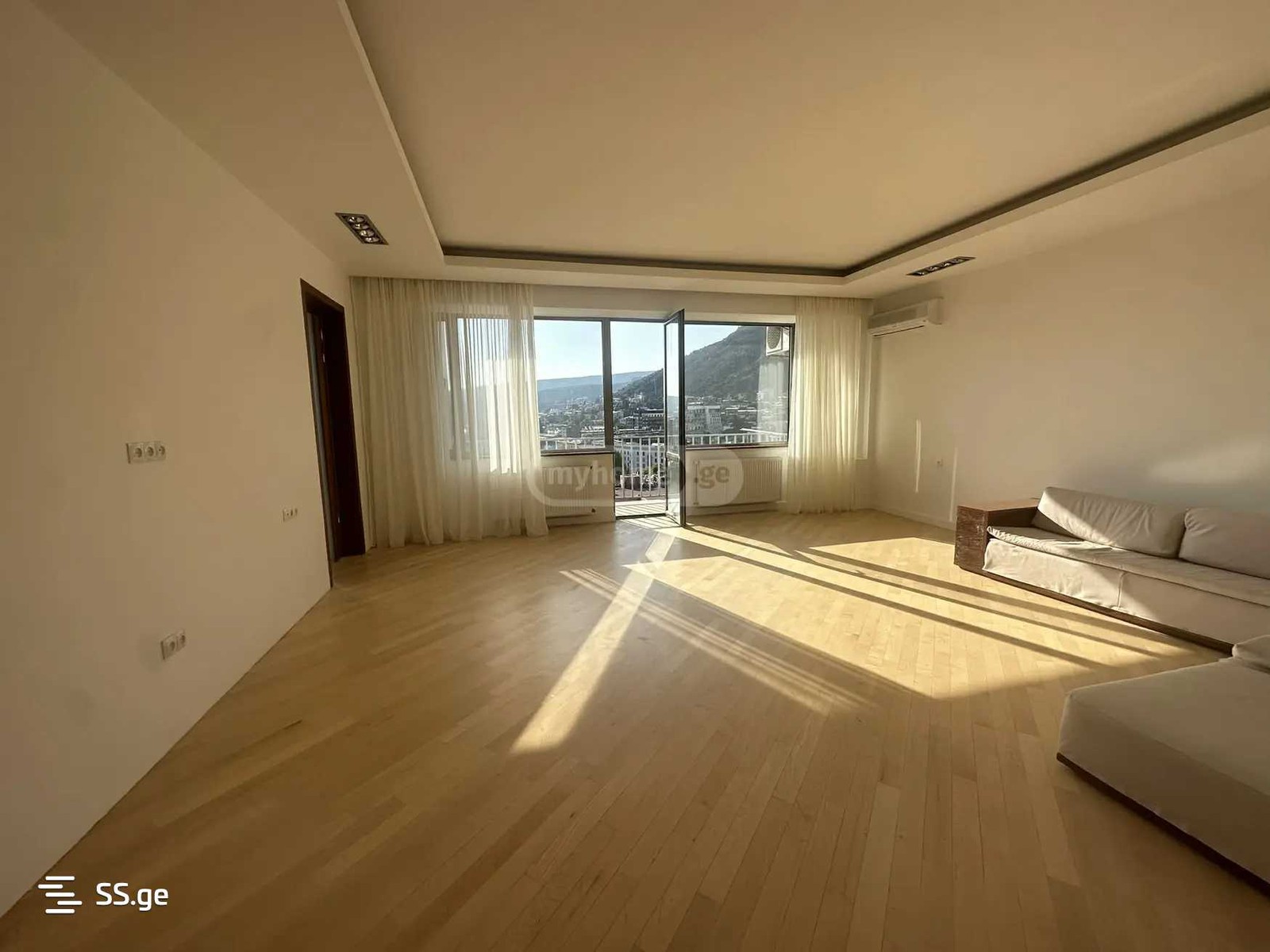 kostava st. 45 - 5 rooms