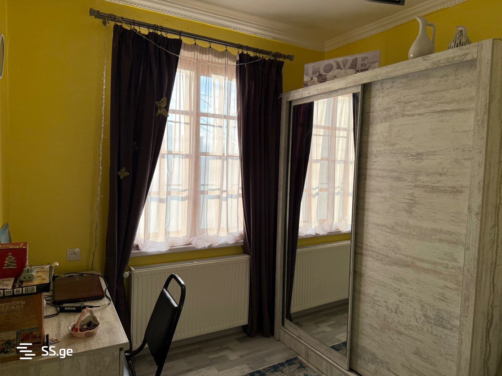 chkondideli st. 16 - 4 rooms