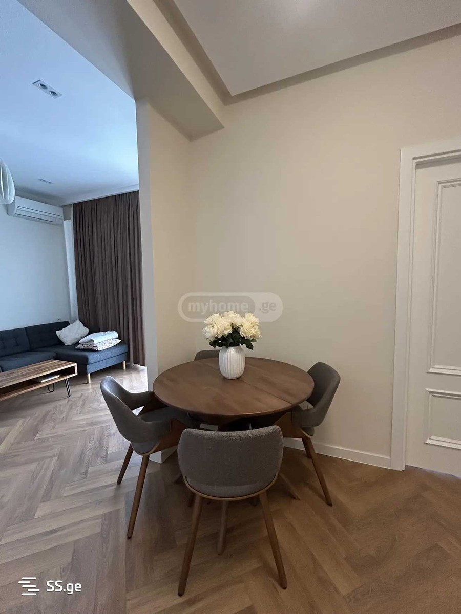 chkondideli st. 36 - 4 rooms