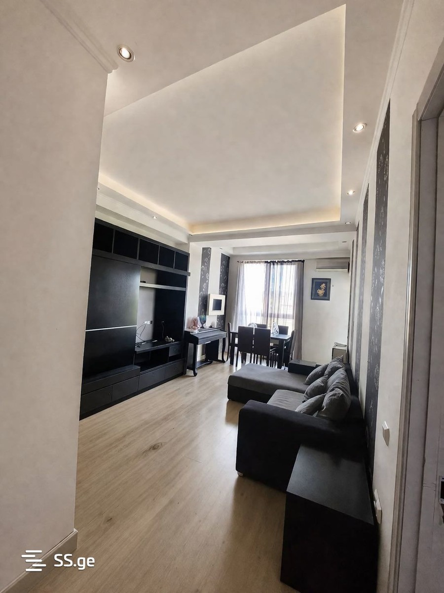 Kosmonavtebi coast 49 - 2 rooms