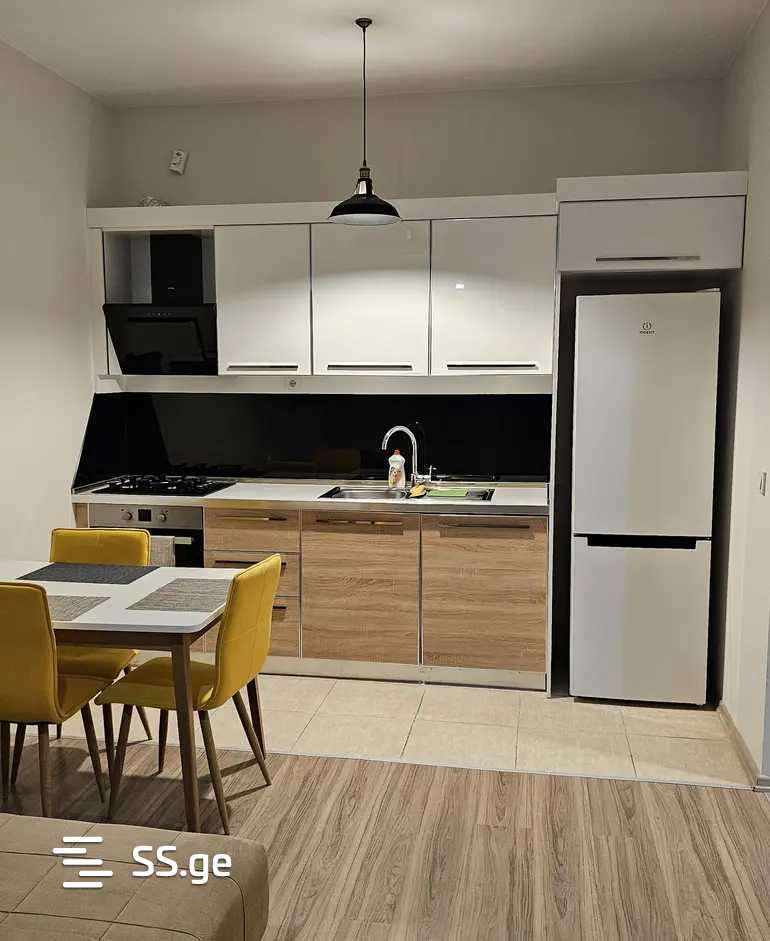 Bob walsh st. - 2 rooms