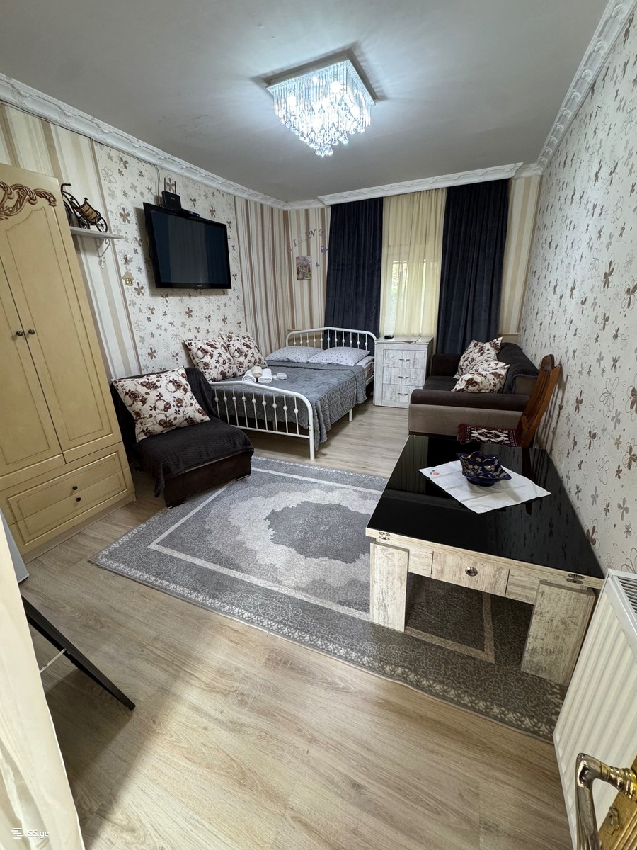 razikashvili st. 5 - 1 rooms