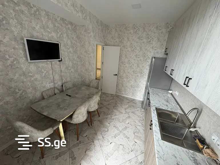 gr. lordkipanidze st. 1 - 4 rooms