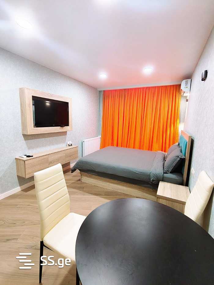 R. Nizharadze st. 18 - 1 rooms