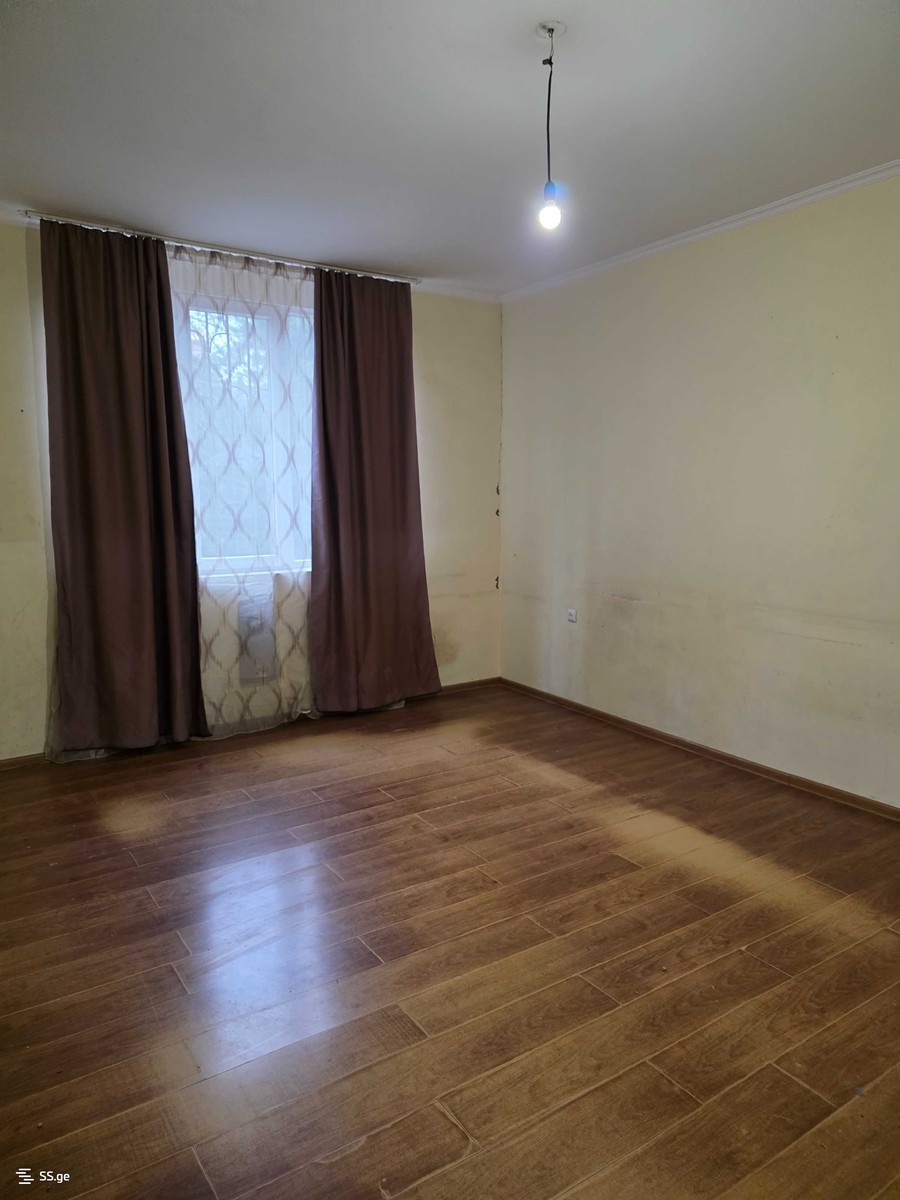 Sukhishvili st. 304 - 4 rooms