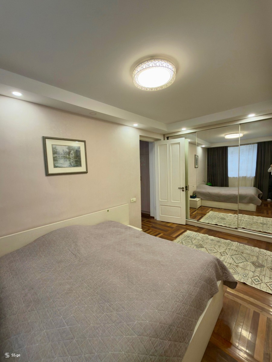 ioane petritsi st. 8 - 5 rooms