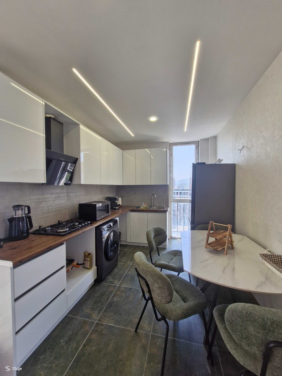 E. Amashukeli st. - 3 rooms