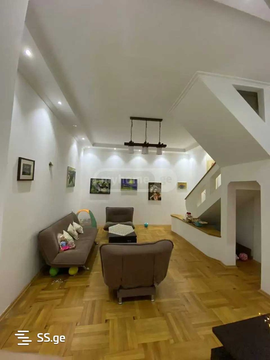 ingorokhva st. 26 - 4 rooms