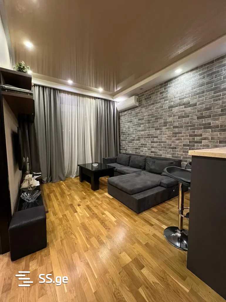 Saakadze Descent - 3 rooms