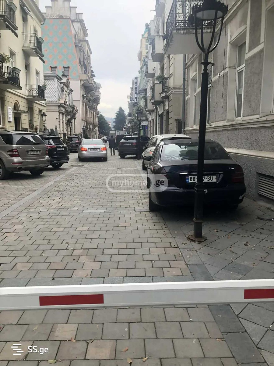 Sh. Rustaveli Ave. . - 3 rooms