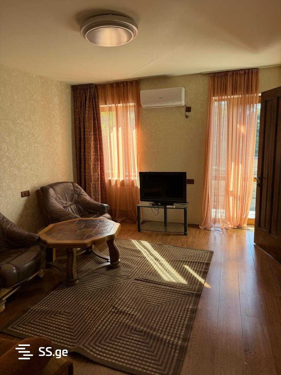 mukhrani st. 1 - 3 rooms