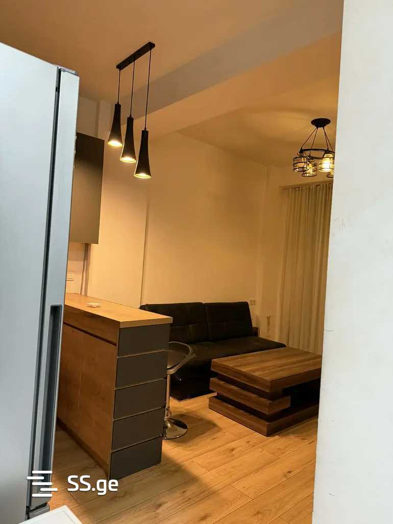 a.wereTlis avenue 0 - 3 rooms