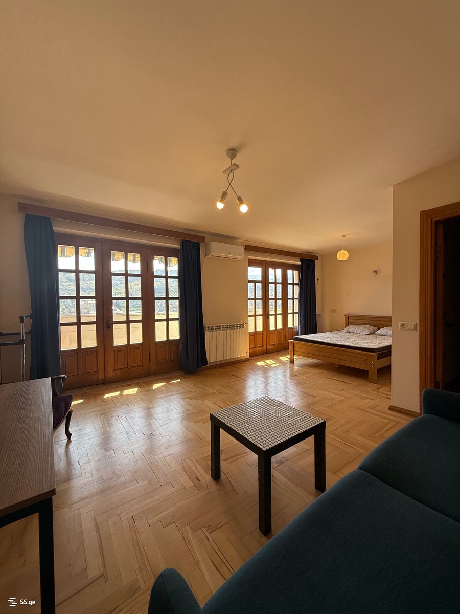 irbakhi st. 2 - 1 rooms