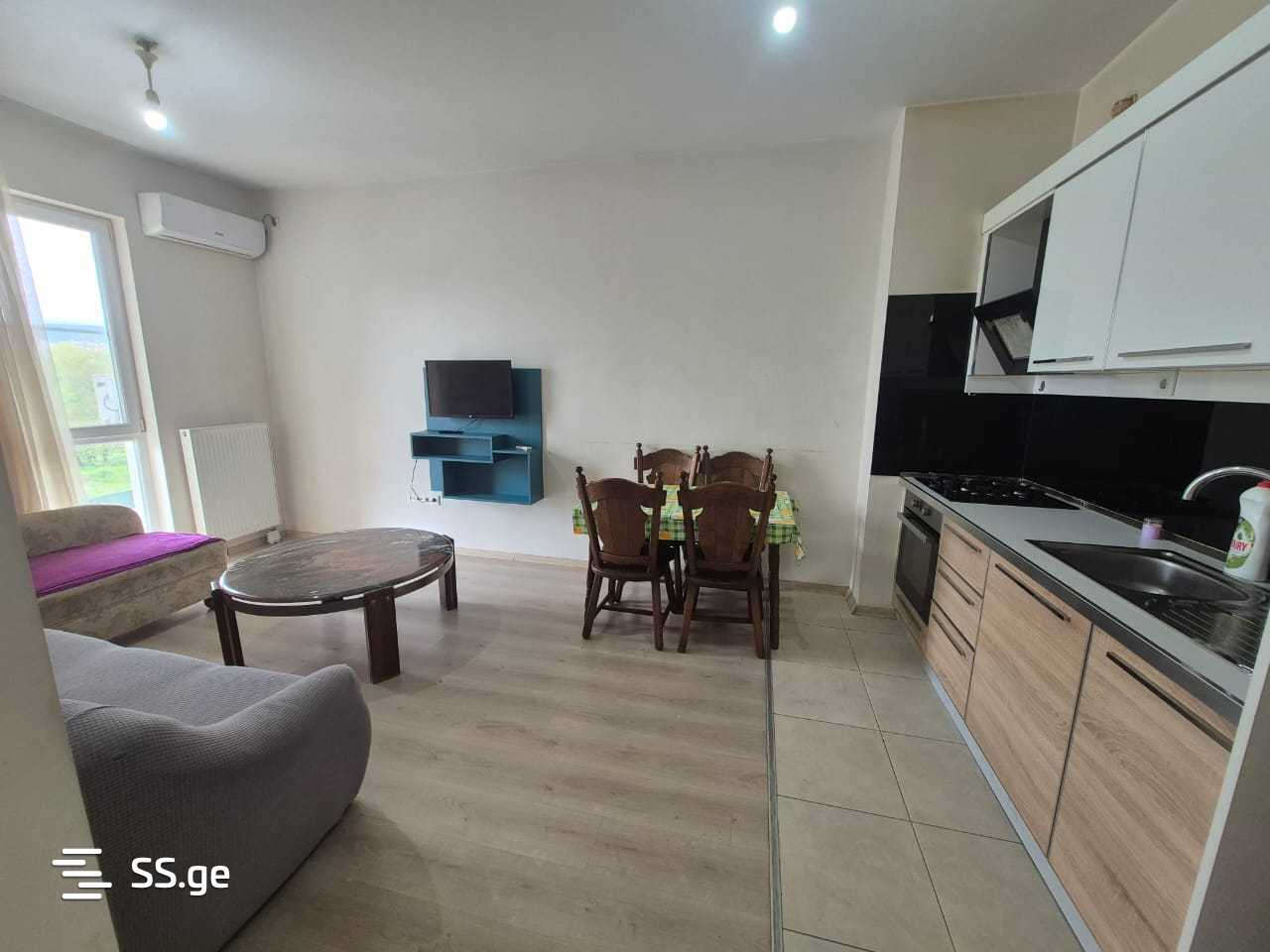 Bob walsh st. - 3 rooms