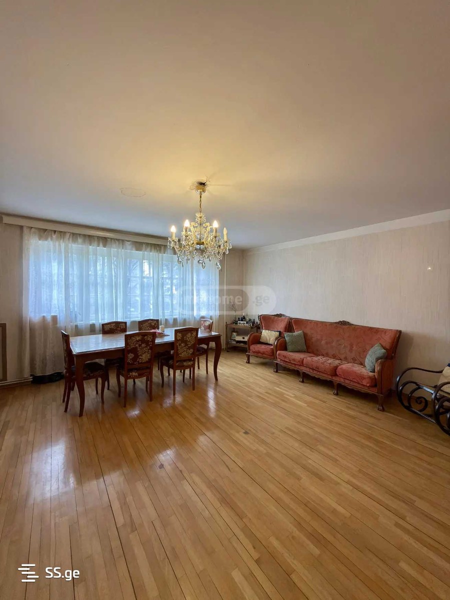 ioane petritsi st. 8 - 5 rooms