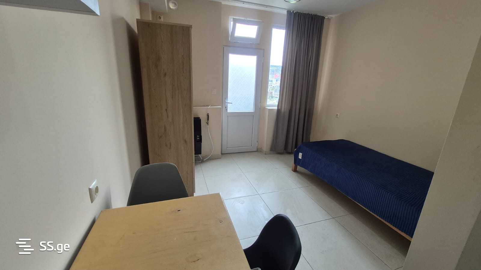 universiteti st. 10 - 1 rooms