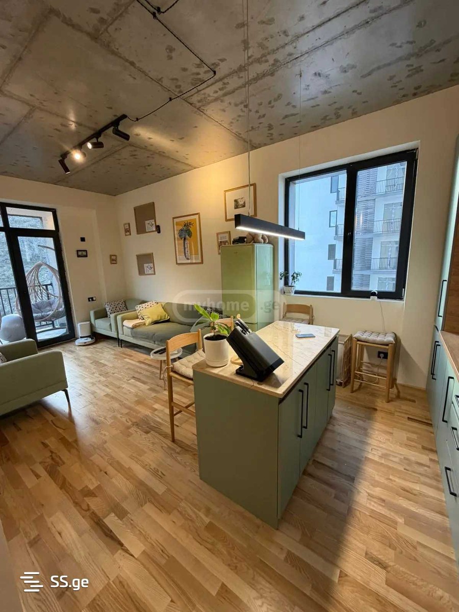 vakhtanq VI st. - 3 rooms