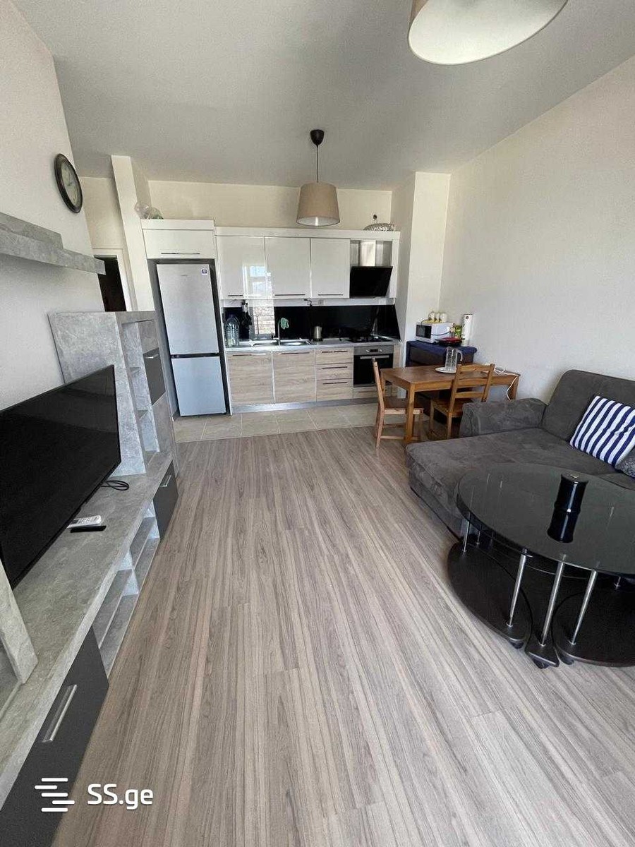 Bob walsh st. - 2 rooms