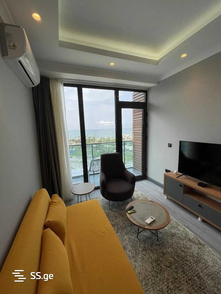 Lech and Maria Kaczynski street 1 - 2 rooms