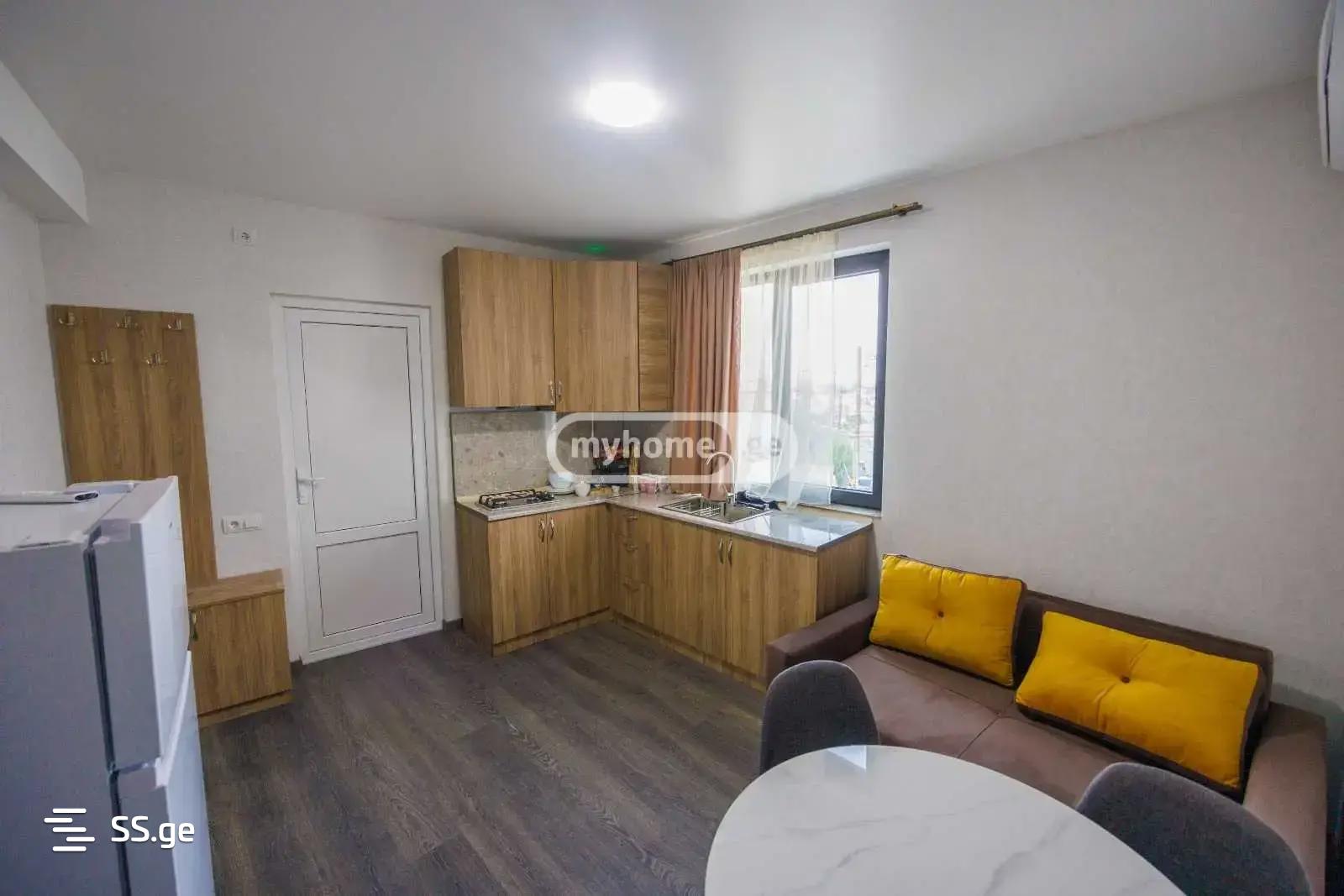 Orjonikidze-Toroshelidze st. - 1 rooms