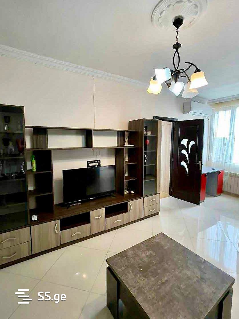 Leonidze st. 5 - 3 rooms