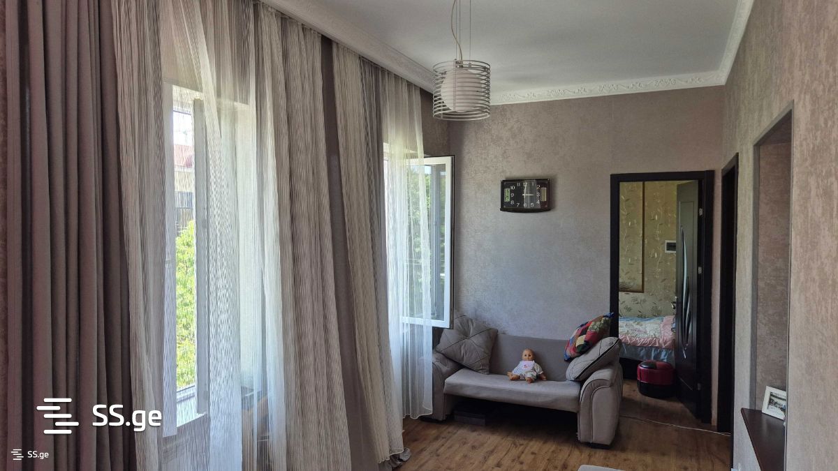 v. chikovani st. 14 - 3 rooms