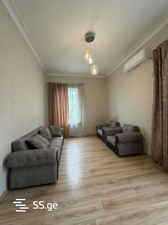 800 - 2 rooms