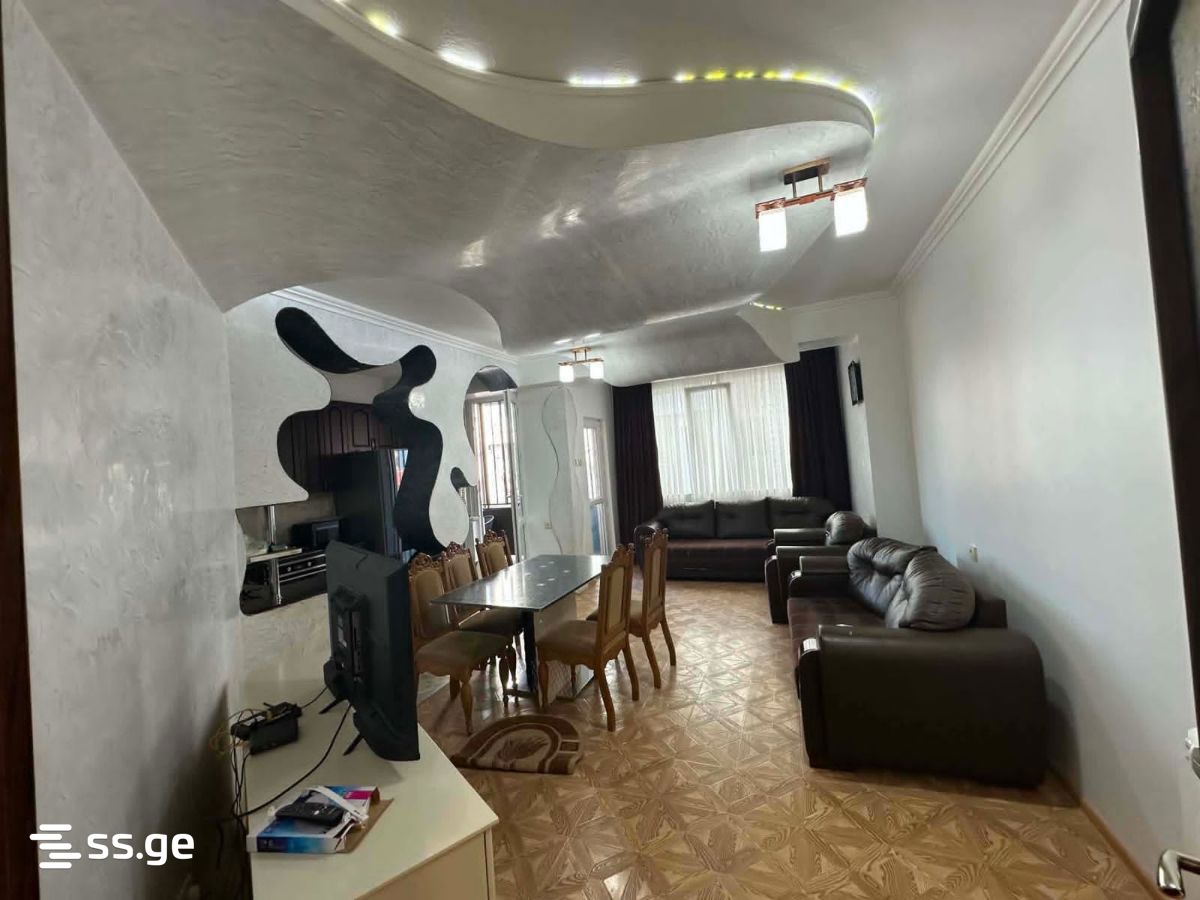 M. Lermontov Street 31/37 - 6 rooms