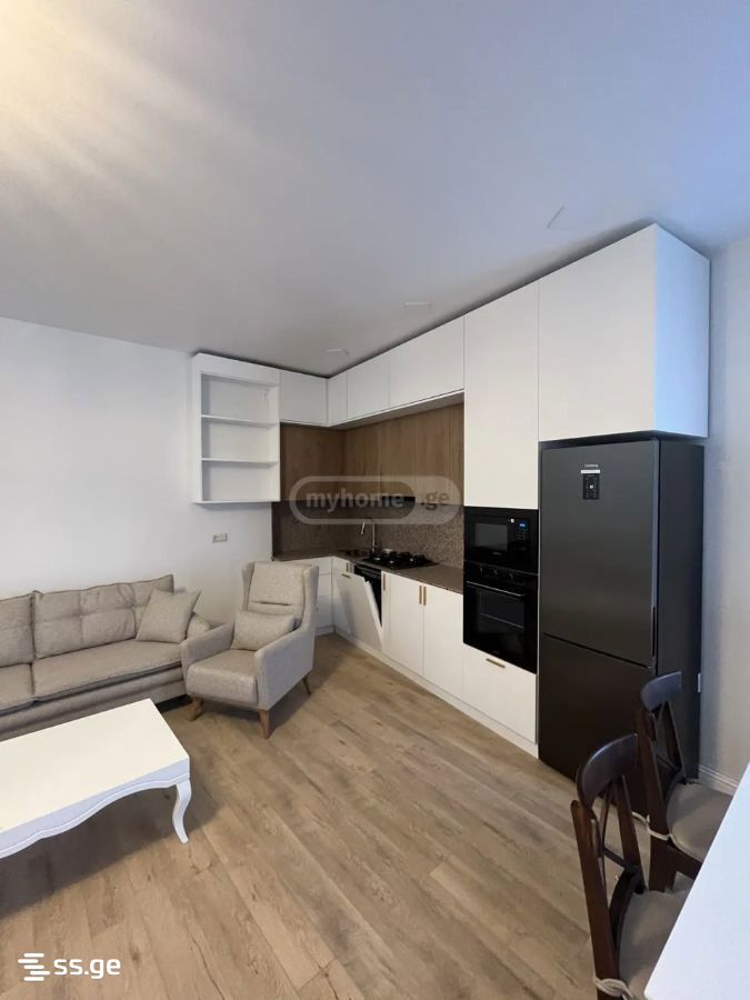 Leonidze st. 8 - 3 rooms