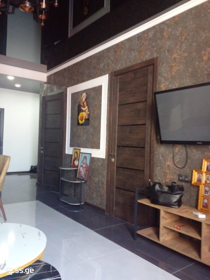 24 - 3 rooms