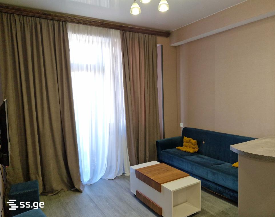 bagrat III st. 8 - 2 rooms