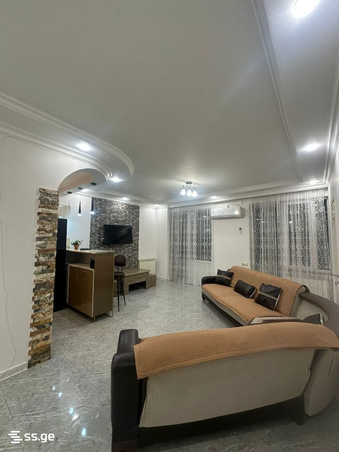 Bagrationi str. 192 - 4 rooms