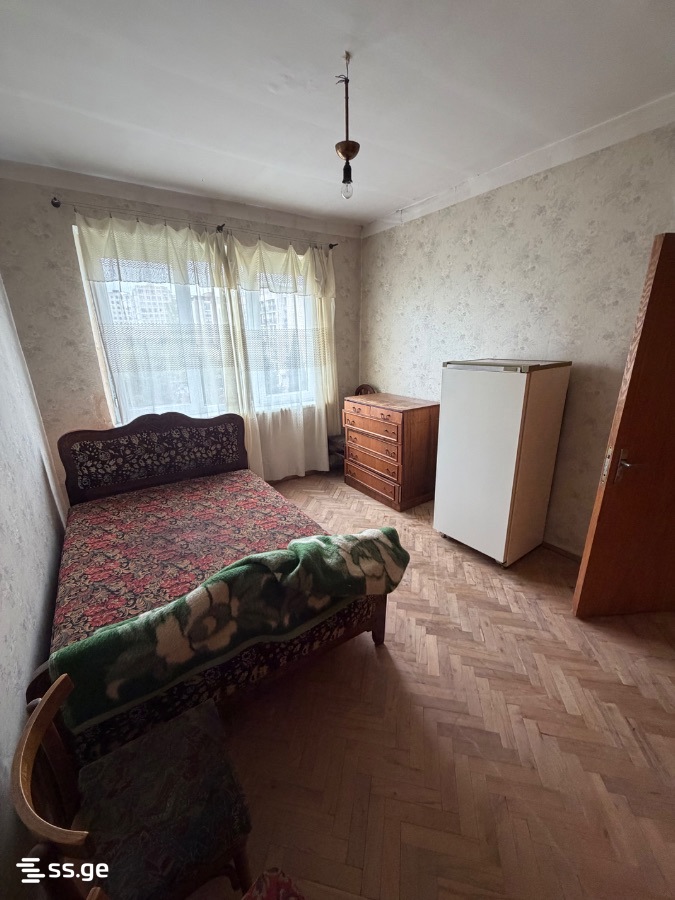 Panaskerteli-Tsitsishvili st. - 4 rooms