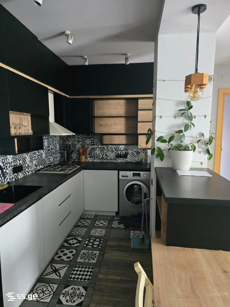 Khomli st. 12 - 3 rooms