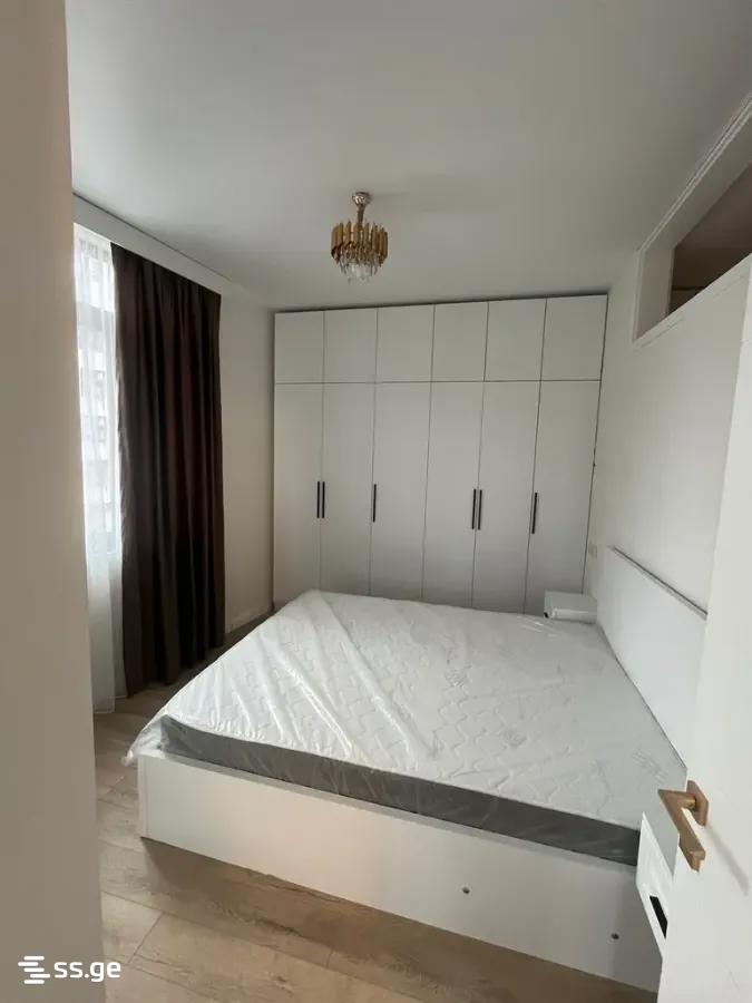 Leonidze st. 8 - 3 rooms