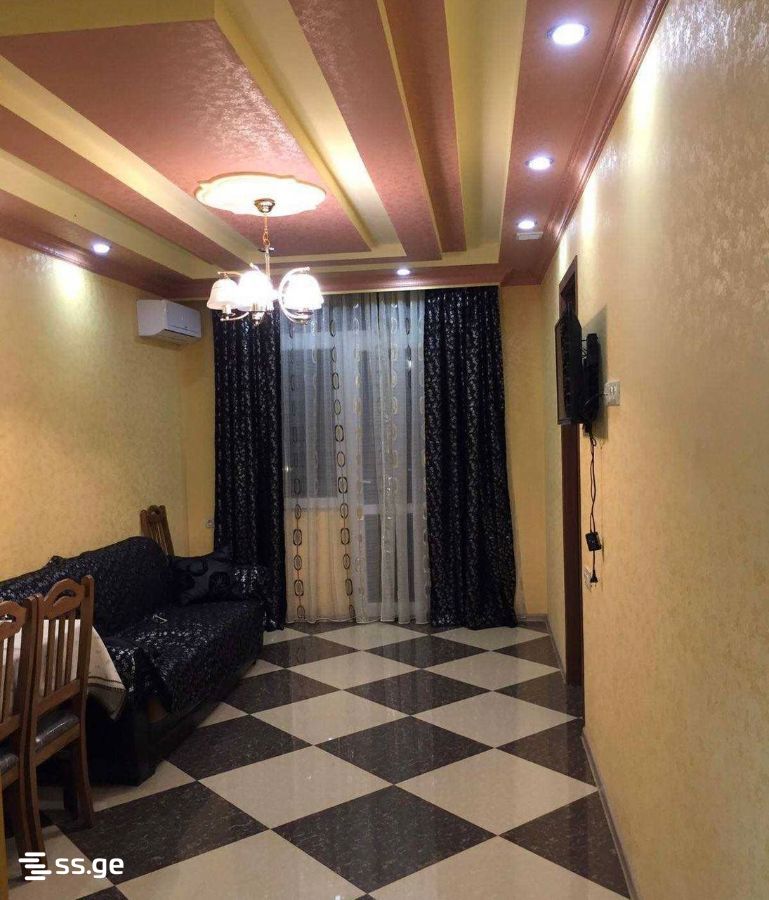 8 - 3 rooms
