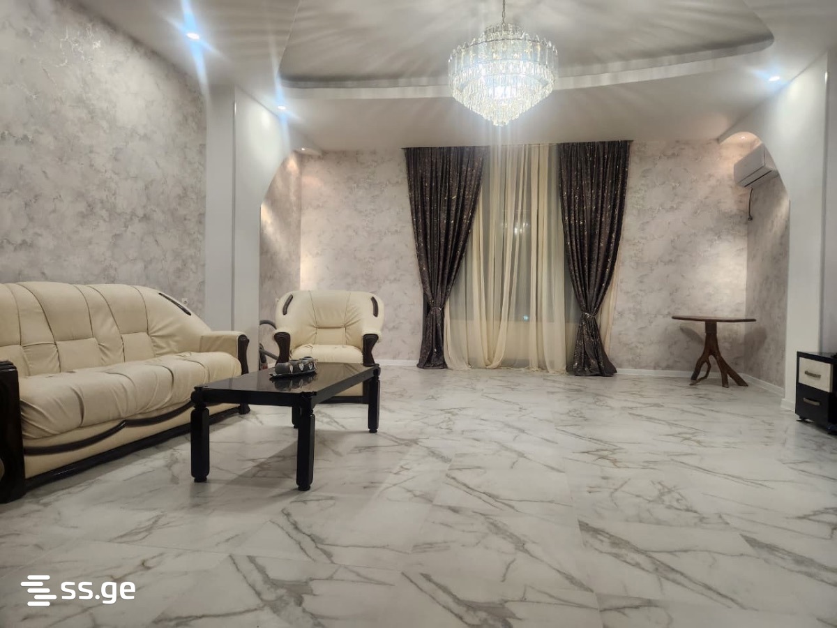 Tsereteli st. 111 - 4 rooms