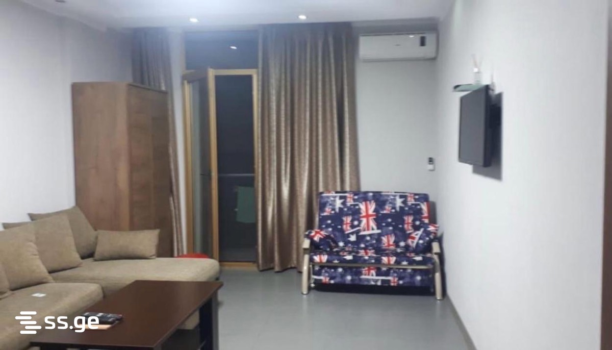 4 - 2 rooms