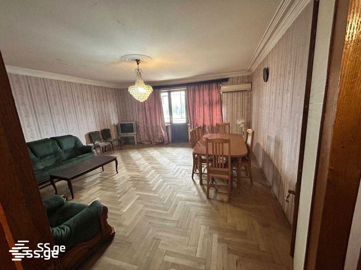 a.wereTlis avenue 77 - 4 rooms