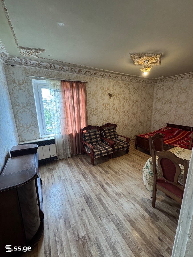 Zviad Gamsakhurdia st. 1 - 2 rooms