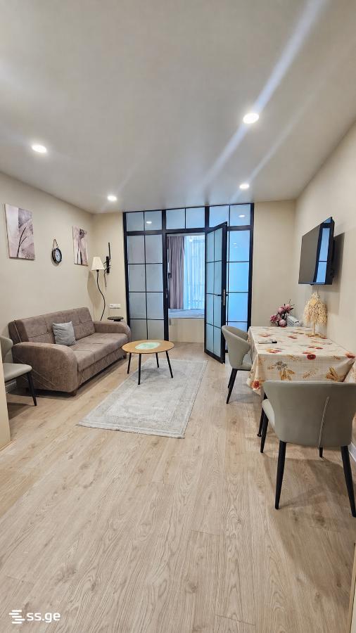 R. Nizharadze st. 20 - 2 rooms