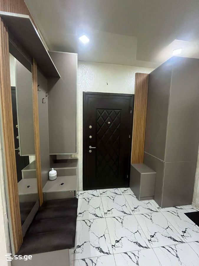 8 - 3 rooms