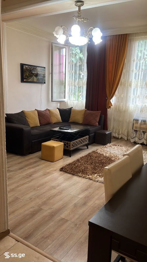 4 - 2 rooms