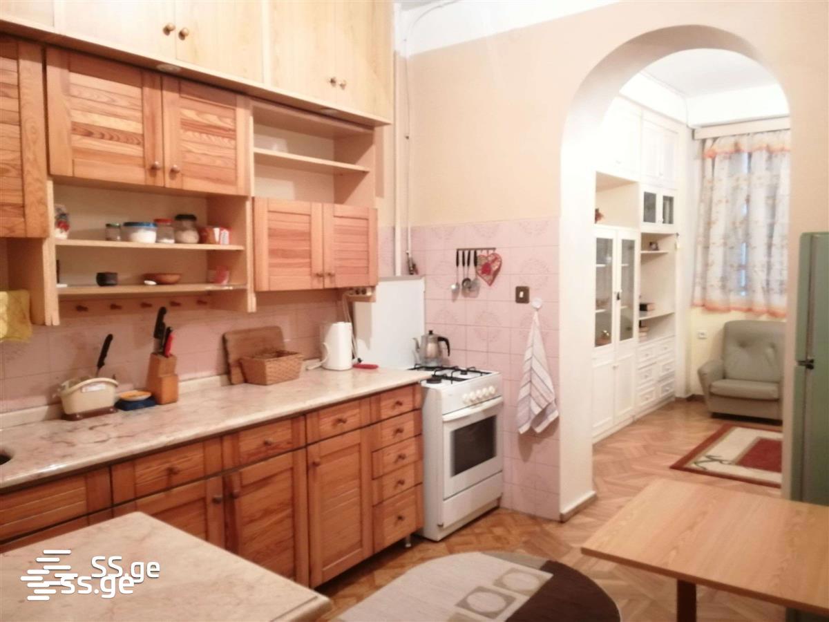 Sh. Rustaveli Ave. 41 - 4 rooms