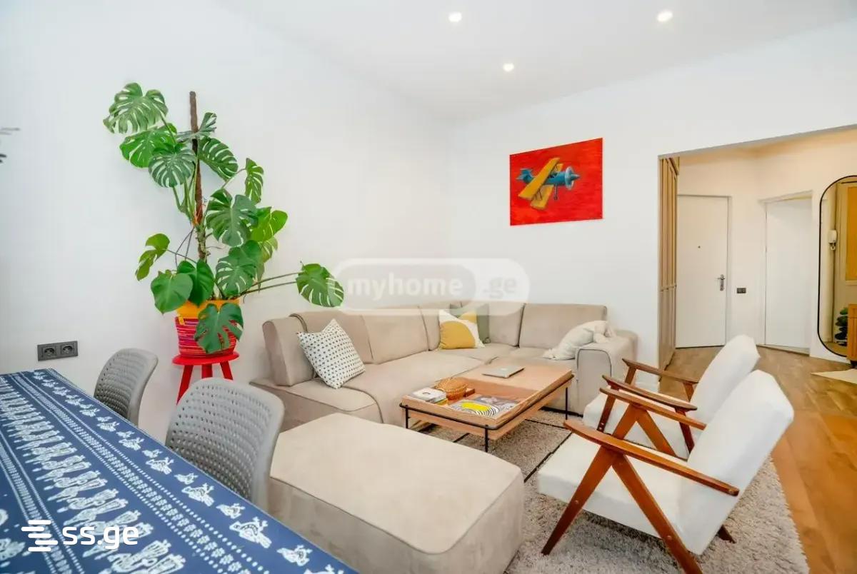 B.Kvernadze st. - 4 rooms