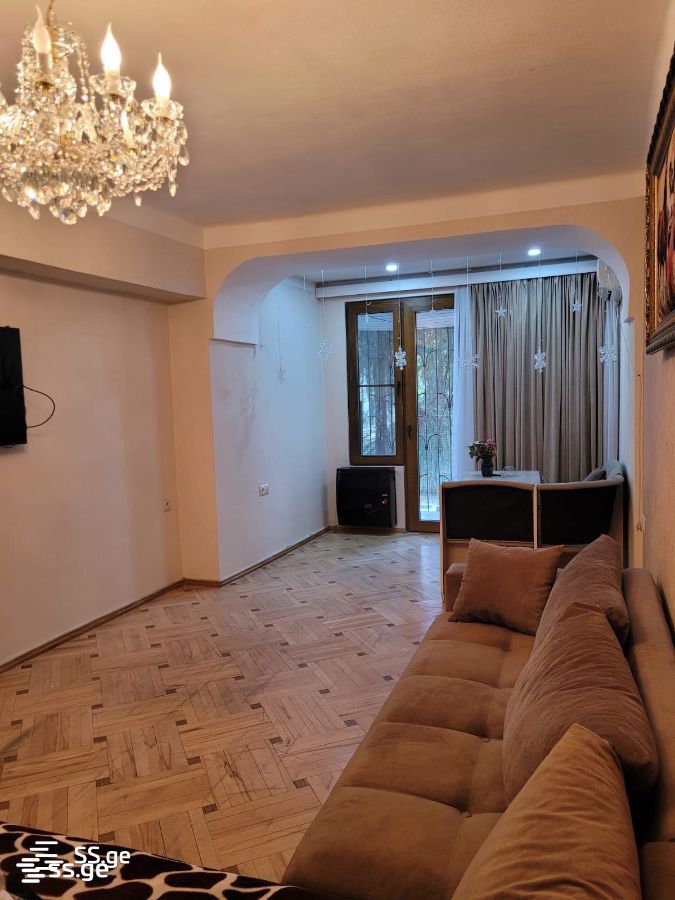 tamar mepe ave - 3 rooms
